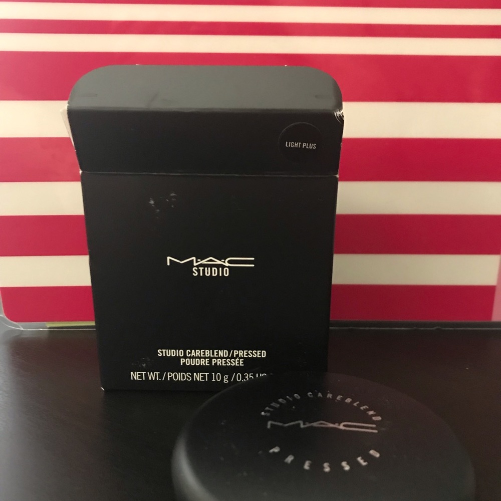 MAC Studio Careblend Pressed Powder